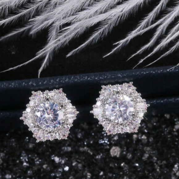 925 Silver Stud Earrings for Women A Pair/set - Picture 3 of 8